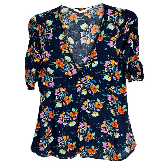 Zara Tops - Zara TRF Navy Floral V-Neck Ruched Half Sleeve Button Front Blouse Women’s Sz XS